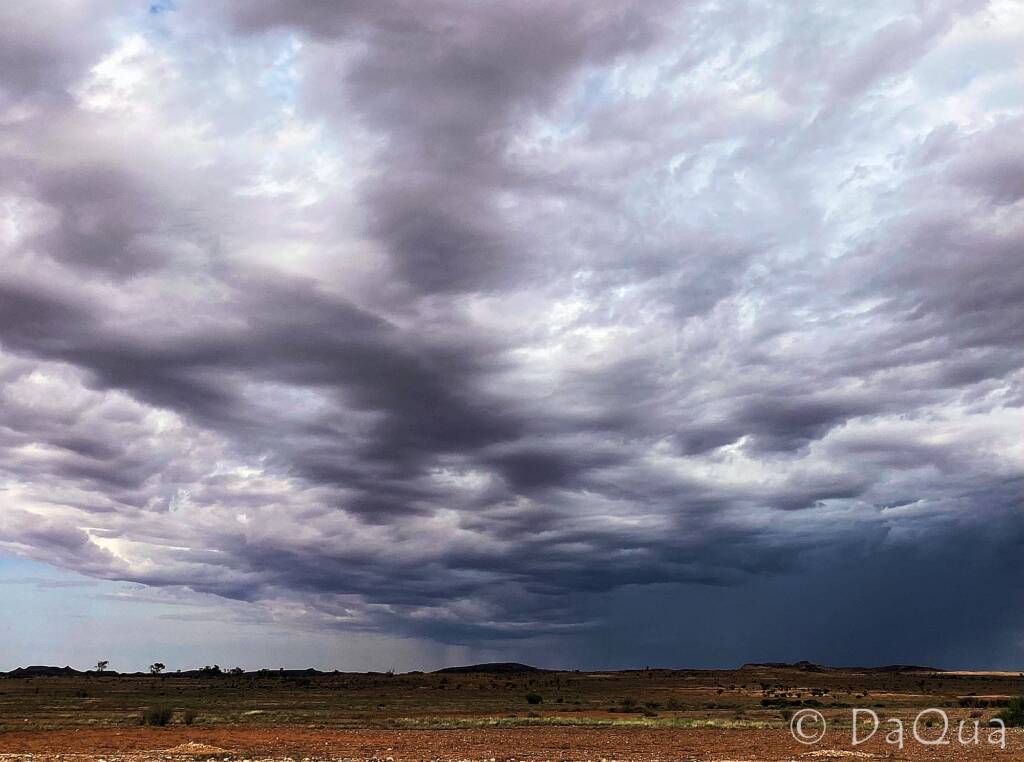 Stormy sky horizon on route from Alice to Coober Pedy © DaQua