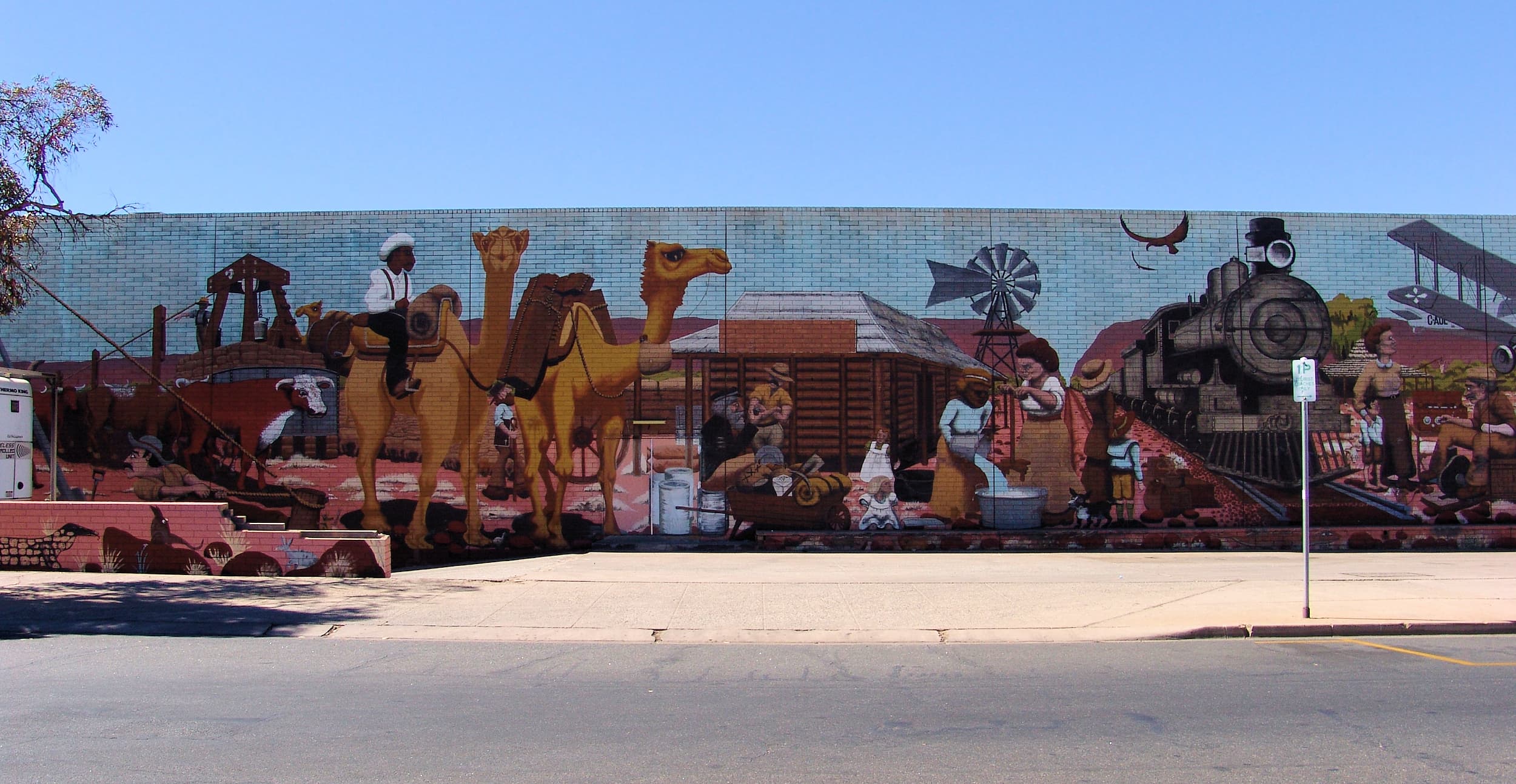 Coles Mural, 1981 by Bob and Kay Kessing (supervisors), with 200 volunteers — Mural, Alice Springs Street Art