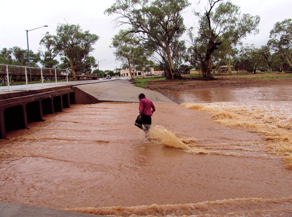 Todd River flowing under Undoolya Road, Alice Springs, 2007