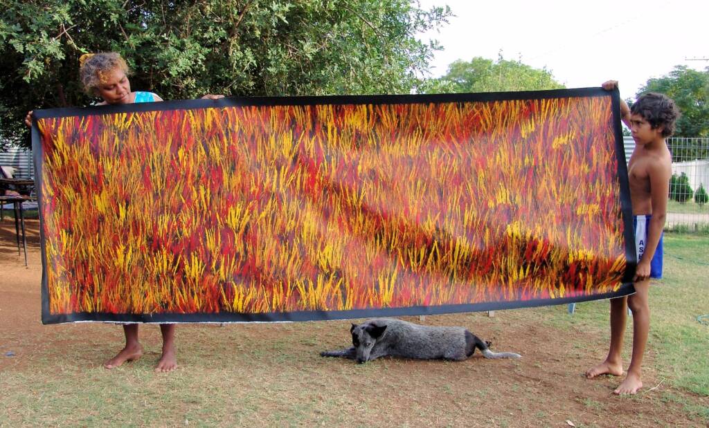 Tjanpi Kampanyi (Burning Grass), 2007 © Trephina Sultan Thanguwa