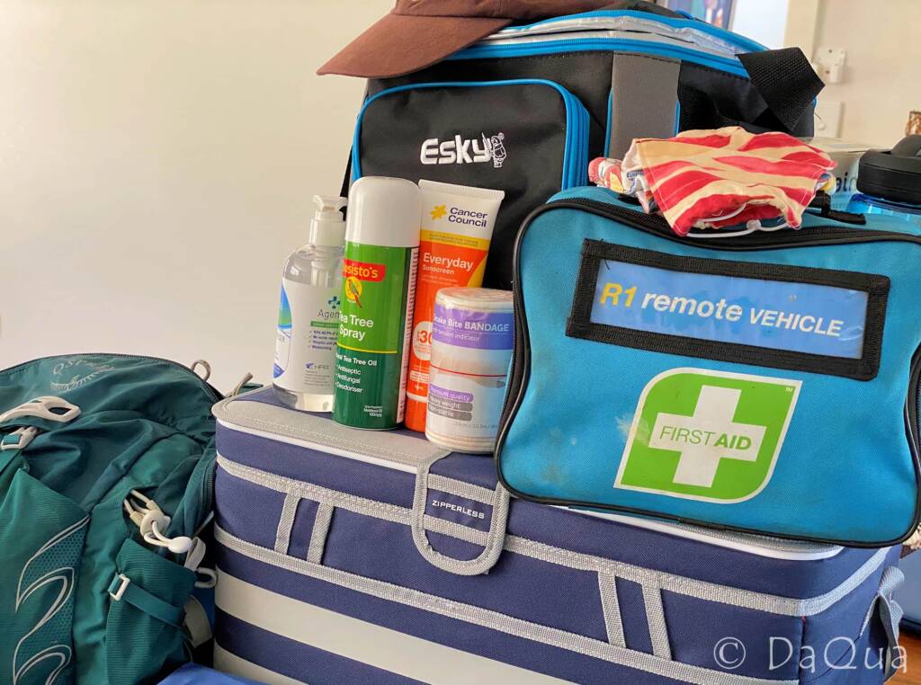 Emergency and travel kit © DaQua