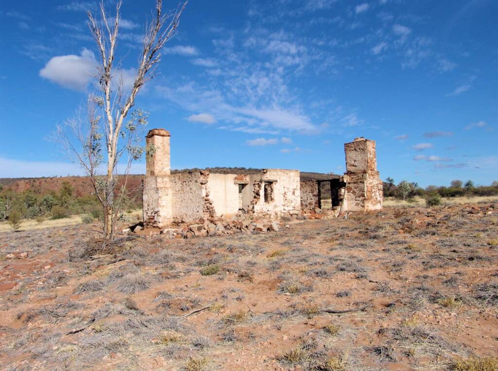 Old Owen Springs Homestead Ruin