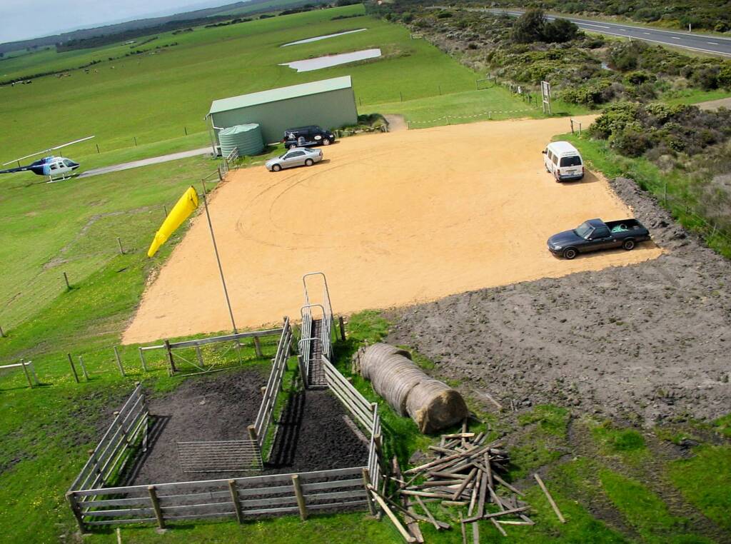 Helicopter tour for aerial view of the Great Ocean Road, VIC