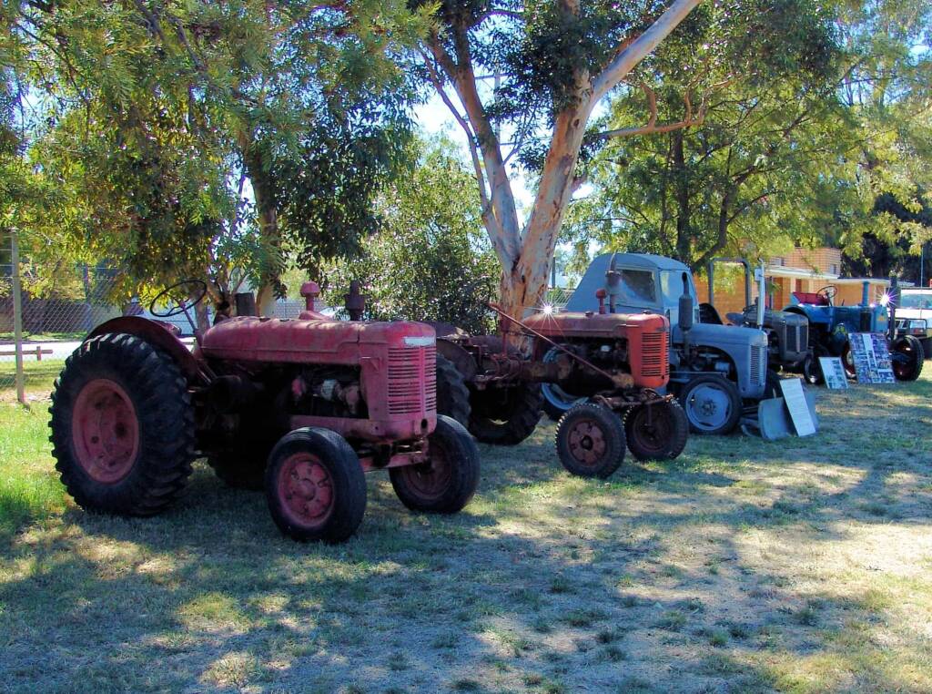 Kyabram 2006 Engine Rally - vintage / restored tractors