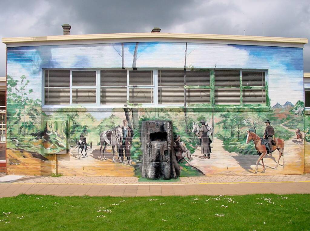 The Post Office Tree mural, Sheffield, Tasmania
