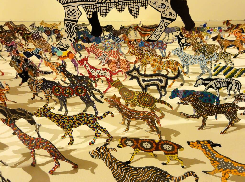 Maliki ngulalu ngurrju-manu - Art Centre- la Warlukurlangurla by the Warlukurlangu Collaborative