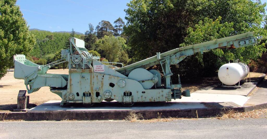 Conway Shovel (used for excavating tunnels during the construction of the Kiewa Hydro-Electric Scheme), Mount Beauty