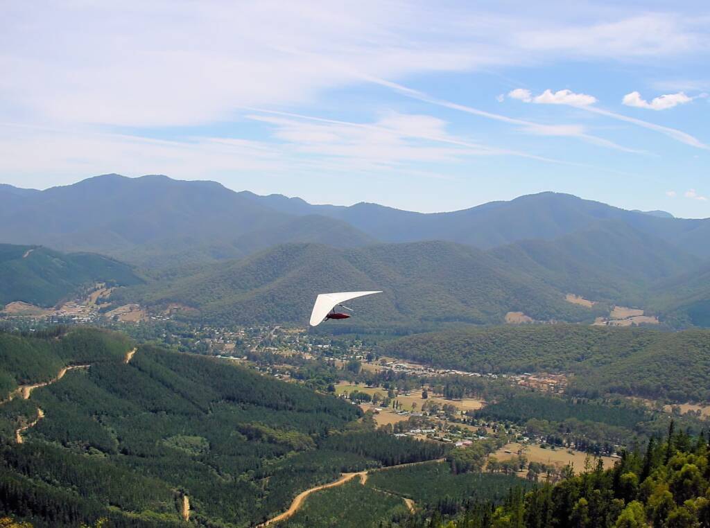 Hang-gliding from Mystic at Bright, VIC