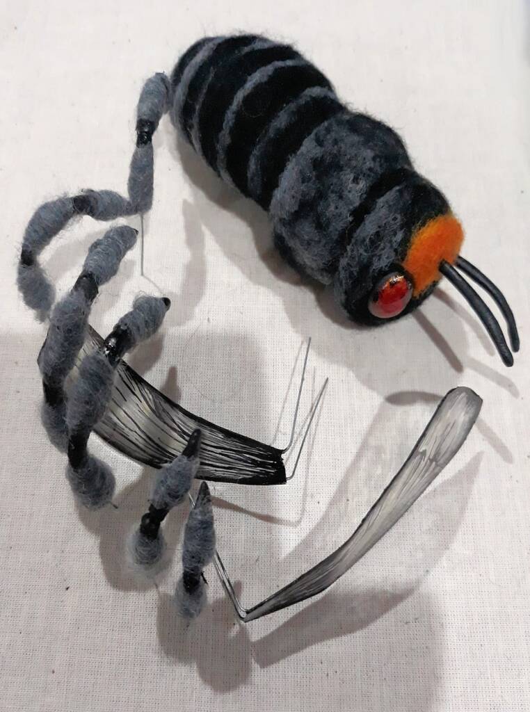Making of the Golden-browed Resin Bee © Jane Gillard, Felted Love