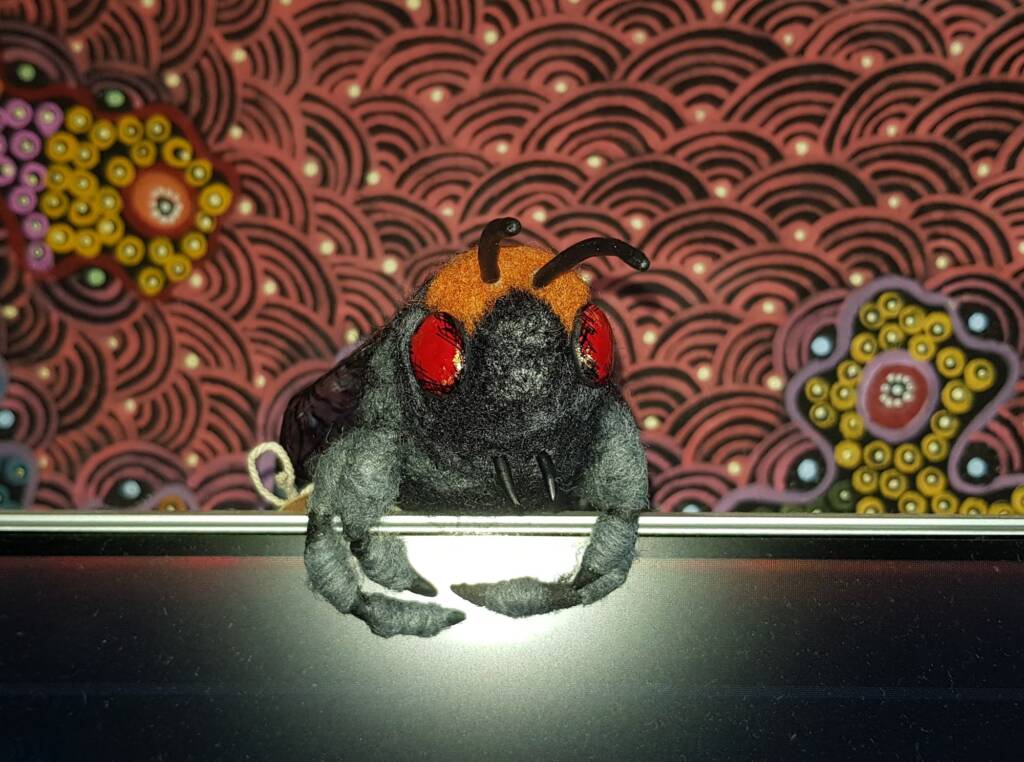 Golden-browed Resin Bee © Jane Gillard, Felted Love