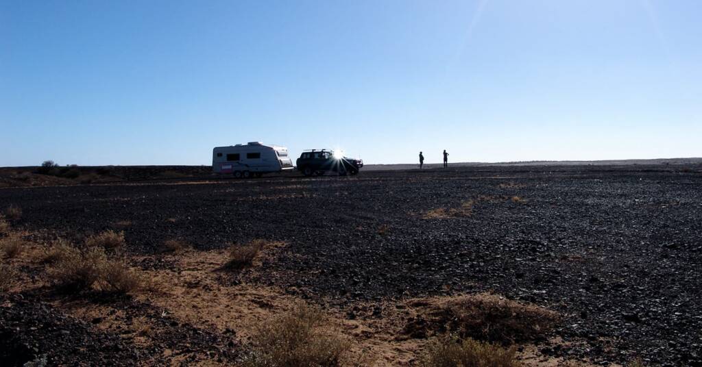 The gibber plains - on route from William Creek to Dalhousie