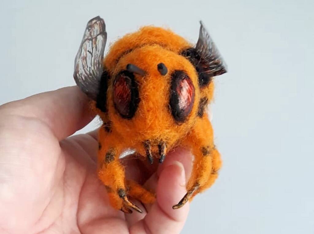 Teddy Bear Bee © Jane Gillard, Felted Love