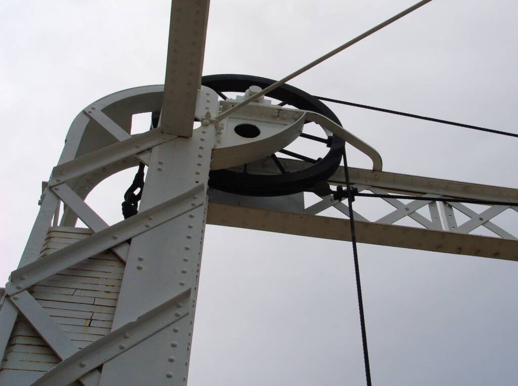 ‘Lift-up’ section of the North Bourke Bridge.