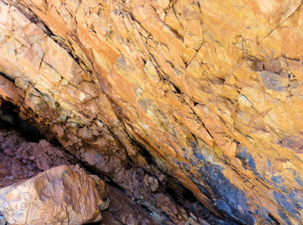 Redbank Gorge, West MacDonnell National Park © Greg Sully