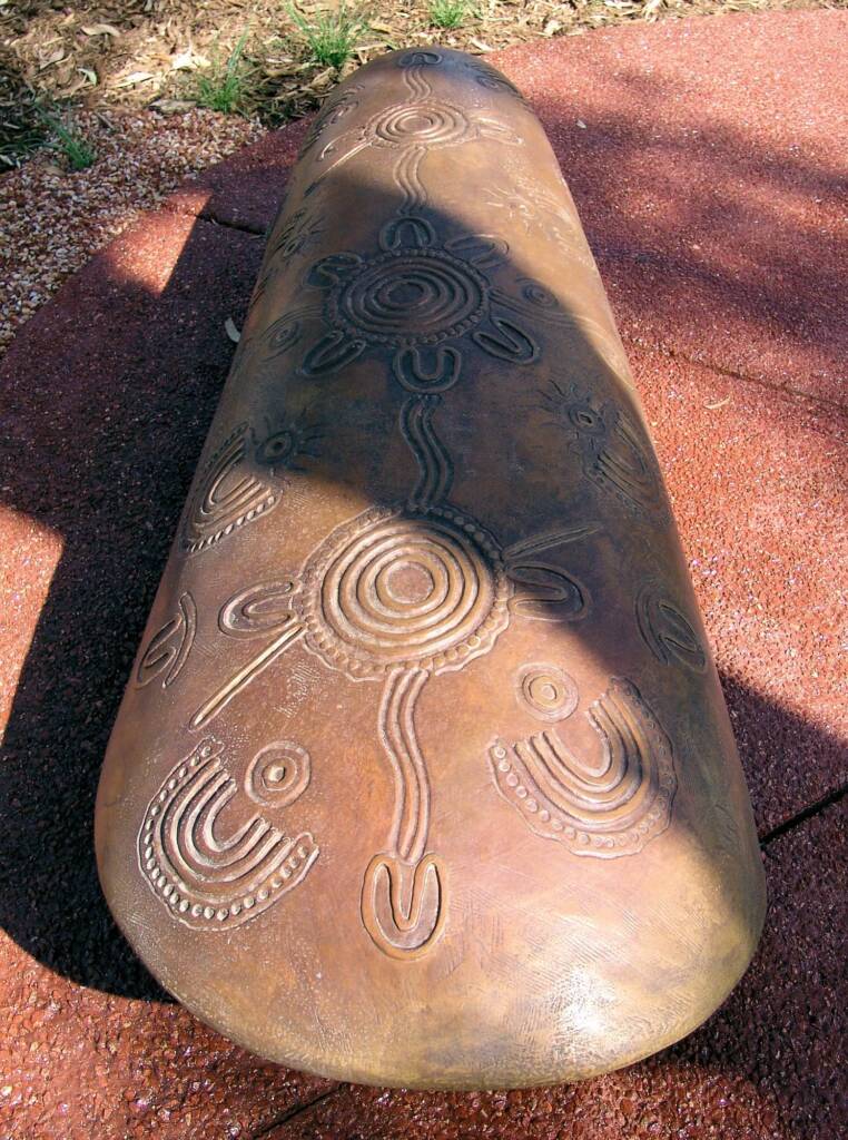Coolamon - Anmatyerr language: Anetyeh petyay - Translation: 'come, sit, be'