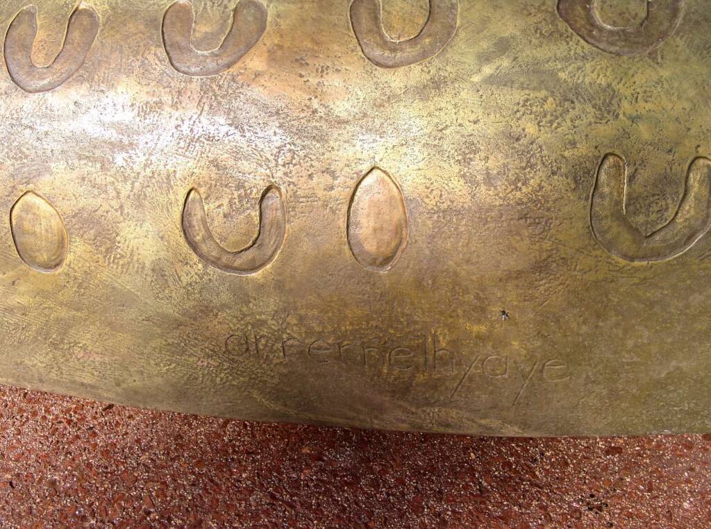 Coolamon - Arrernte language: Arrernelhyaye - Translation: come, sit, be (translation)