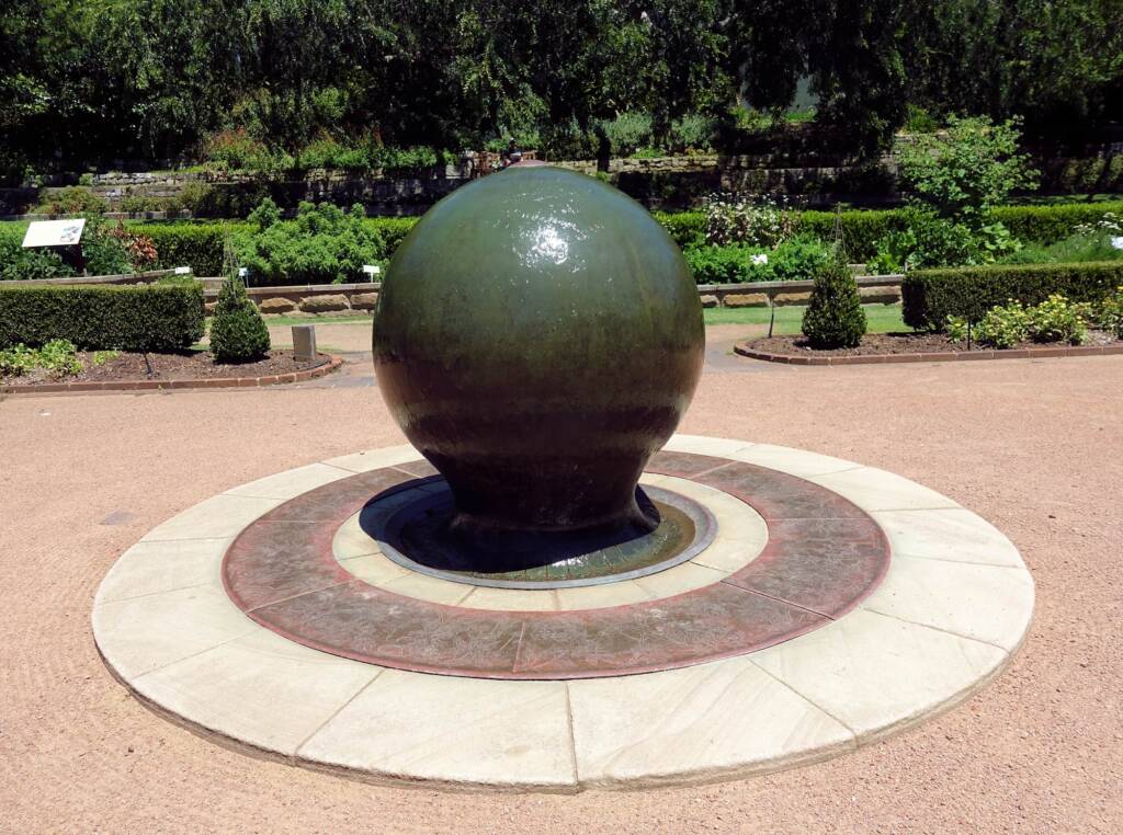 Sensory Fountain, artist Tim Jones, Art Foundry (Elphinstone, VIC), Royal Botanic Garden Sydney NSW
