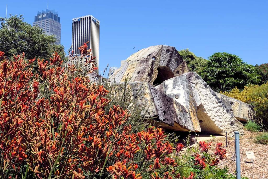 Wurrungwuri (This Side Of The Water) by Chris Booth 2011, Royal Botanic Garden Sydney NSW