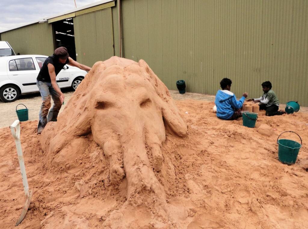 Sand Sculpting at the Alice Springs Show 2011