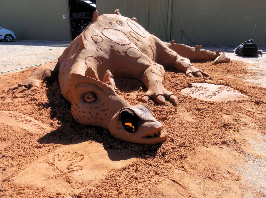 Sand Sculpting by sandinyoureyes.com at the Alice Springs Show 2015