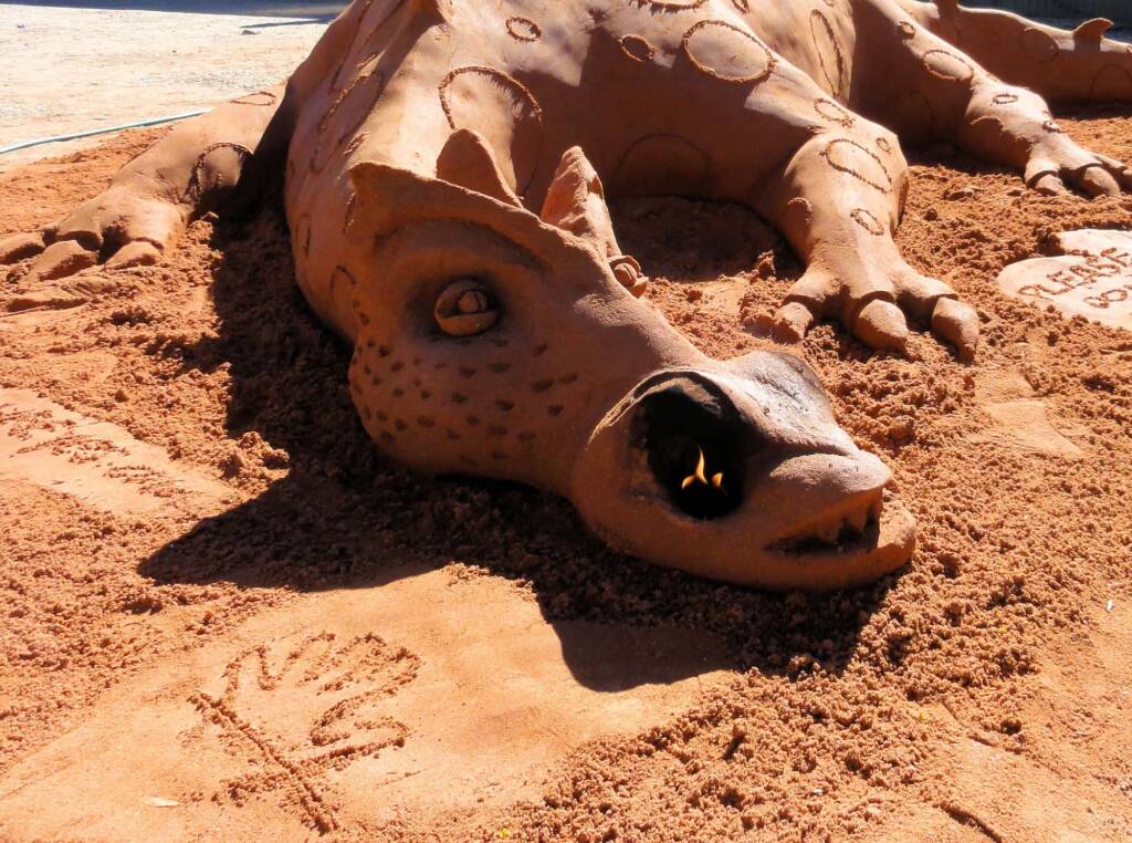 Sand Sculpting by sandinyoureyes.com at the Alice Springs Show 2015