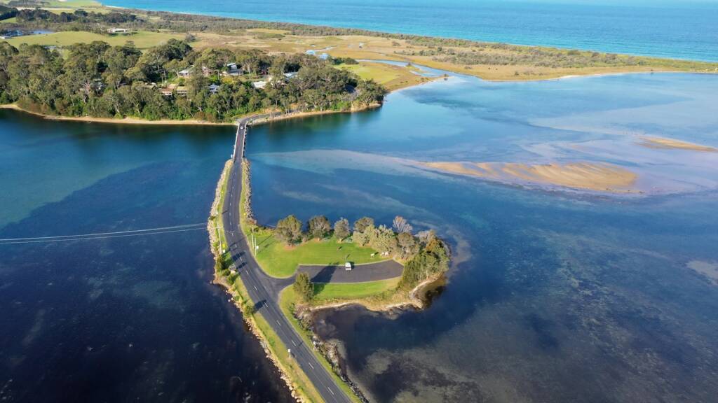 Pynes Island, South Coast NSW © Phil Warburton
