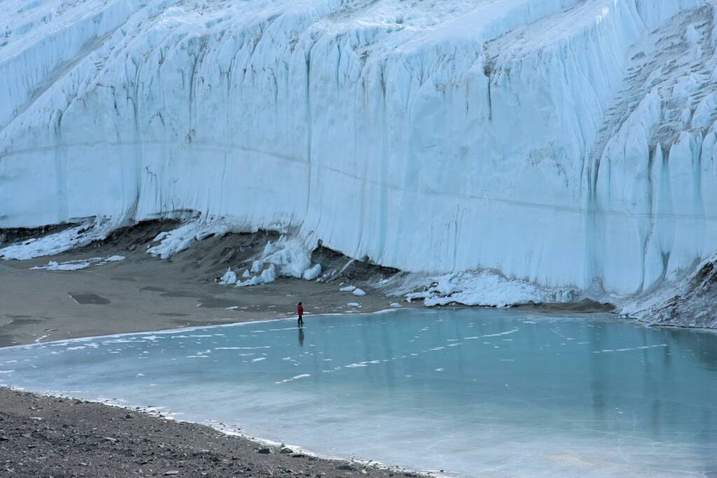 Antarctica Dry Valleys © Jennifer Cooke