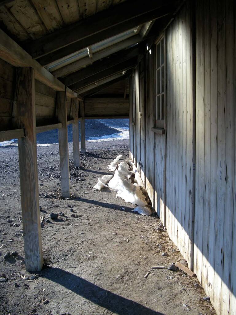Discovery Hut verandah, Antarctica © Jennifer Cooke