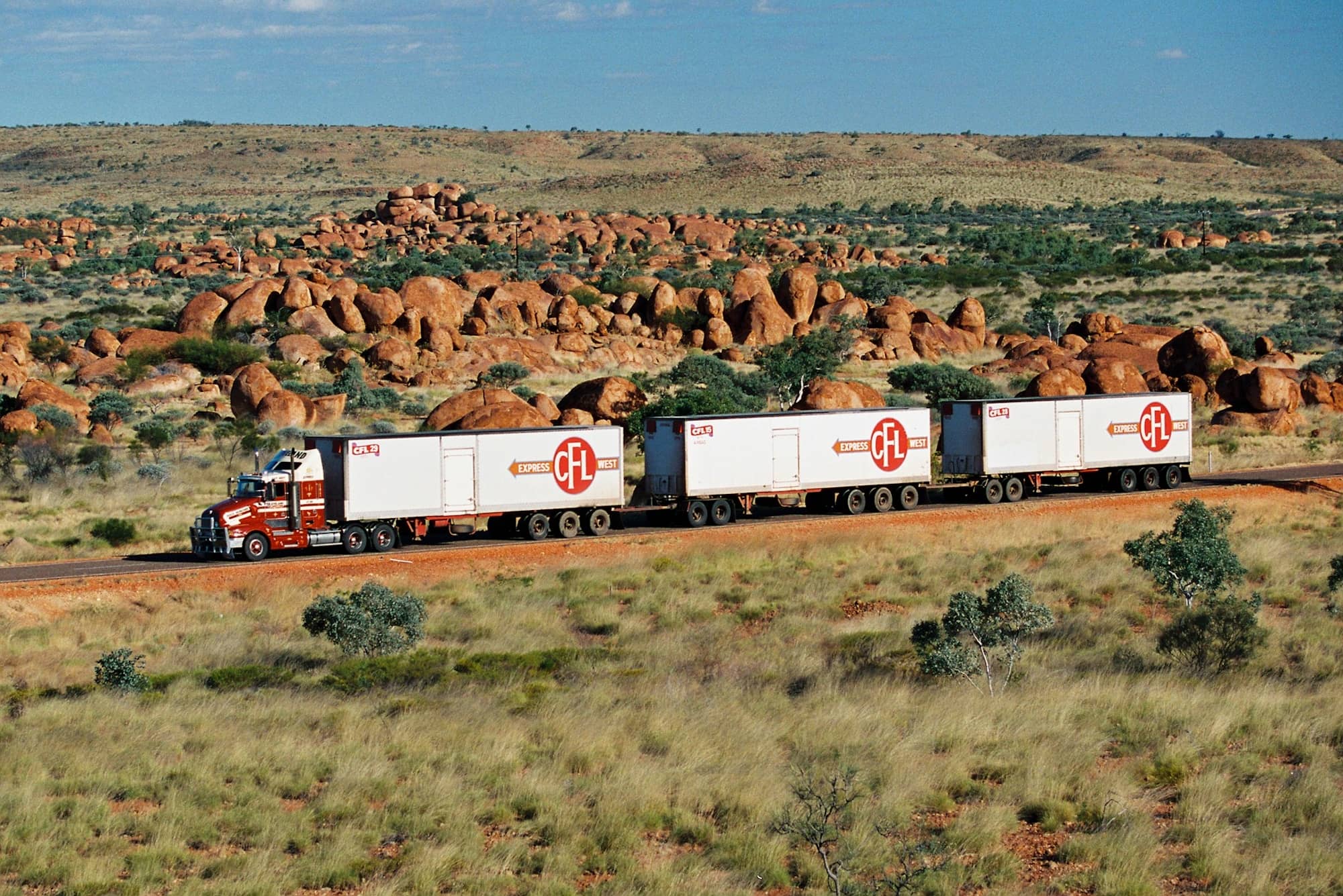 CFL Express West road train © Hans Boessum