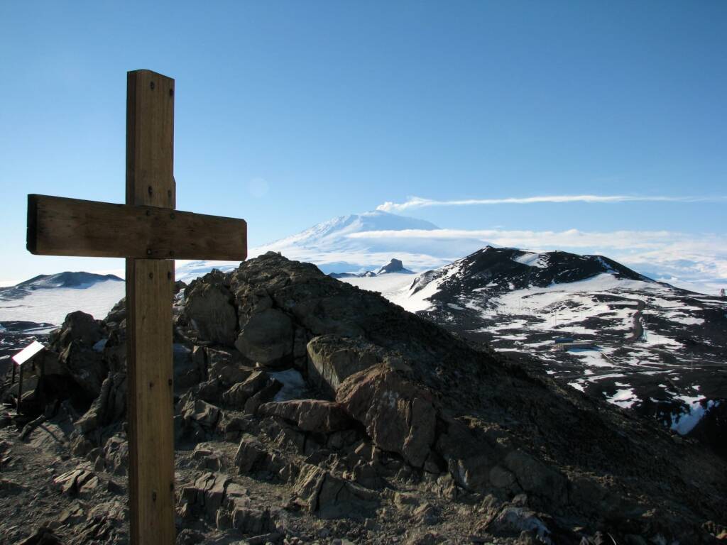 Cross on top of Obsevation Hill, Antarctica © Jennifer Cooke