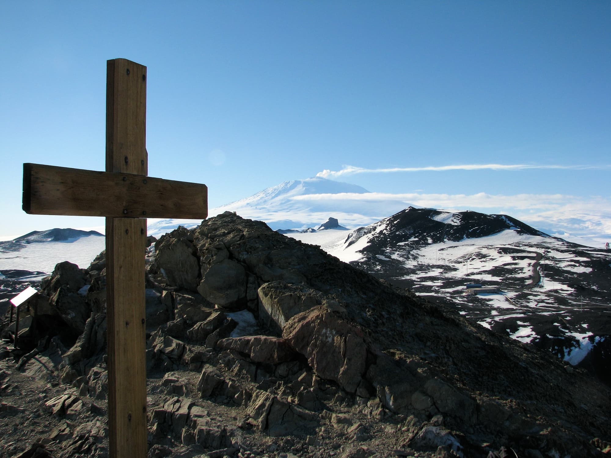 Cross on top of Obsevation Hill, Antarctica © Jennifer Cooke