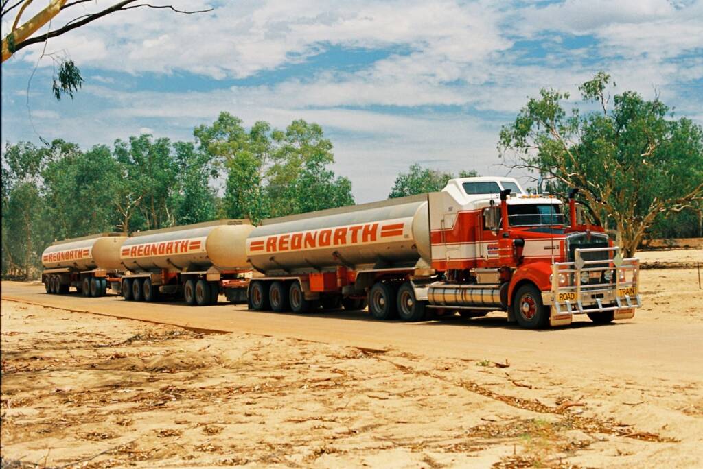 Rednorth Road Train © Hans Boessum