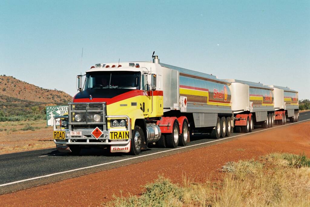 Shell Road Train © Hans Boessum