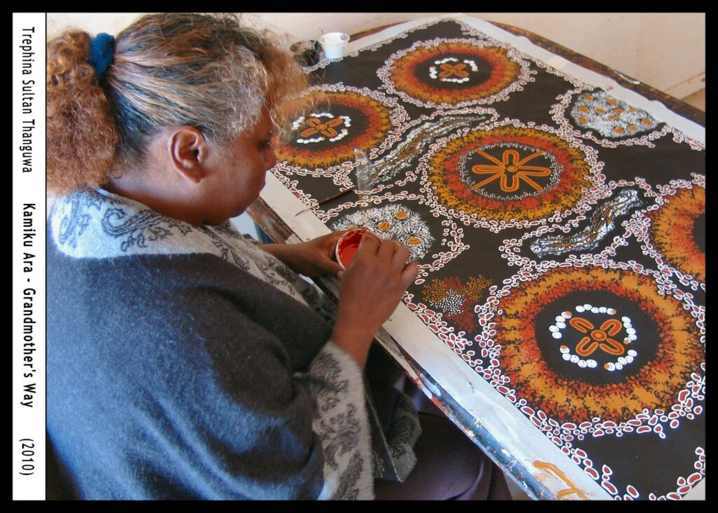 Kamiku Ara (Grandmother's Way), 2010 by Trephina Sultan Thanguwa