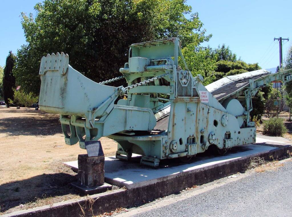 Conway Shovel (used for excavating tunnels during the construction of the Kiewa Hydro-Electric Scheme), Mount Beauty