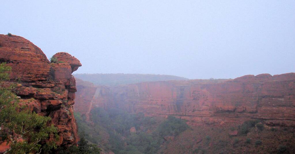 Camel Lookout on the Rim Walk, Kings Canyon