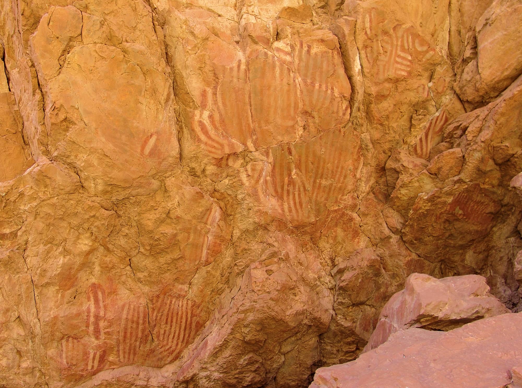 Rock art at Emily Gap (Emily and Jessie Gaps Nature Park), East MacDonnell Ranges