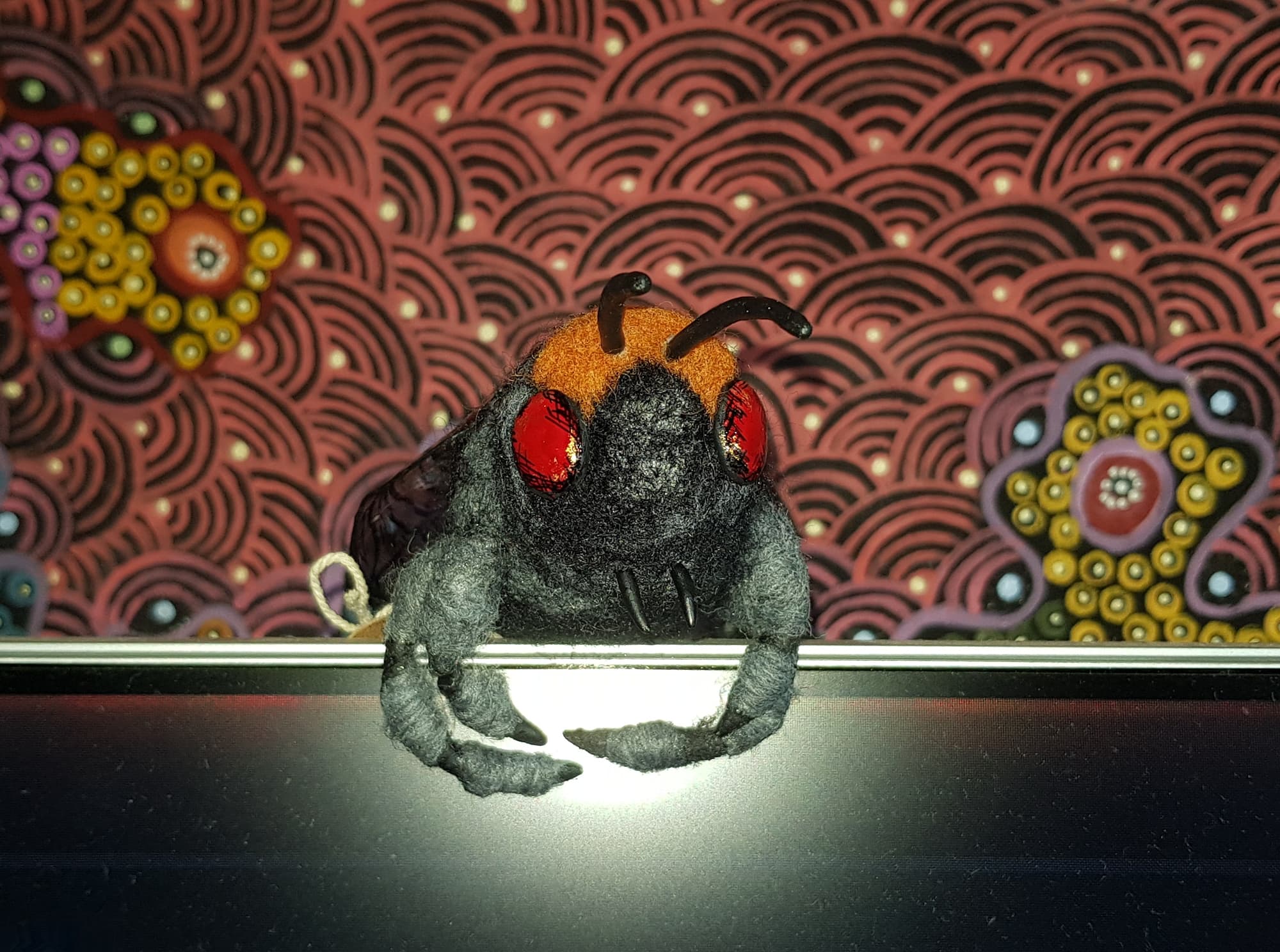 Golden-browed Resin Bee © Jane Gillard, Felted Love