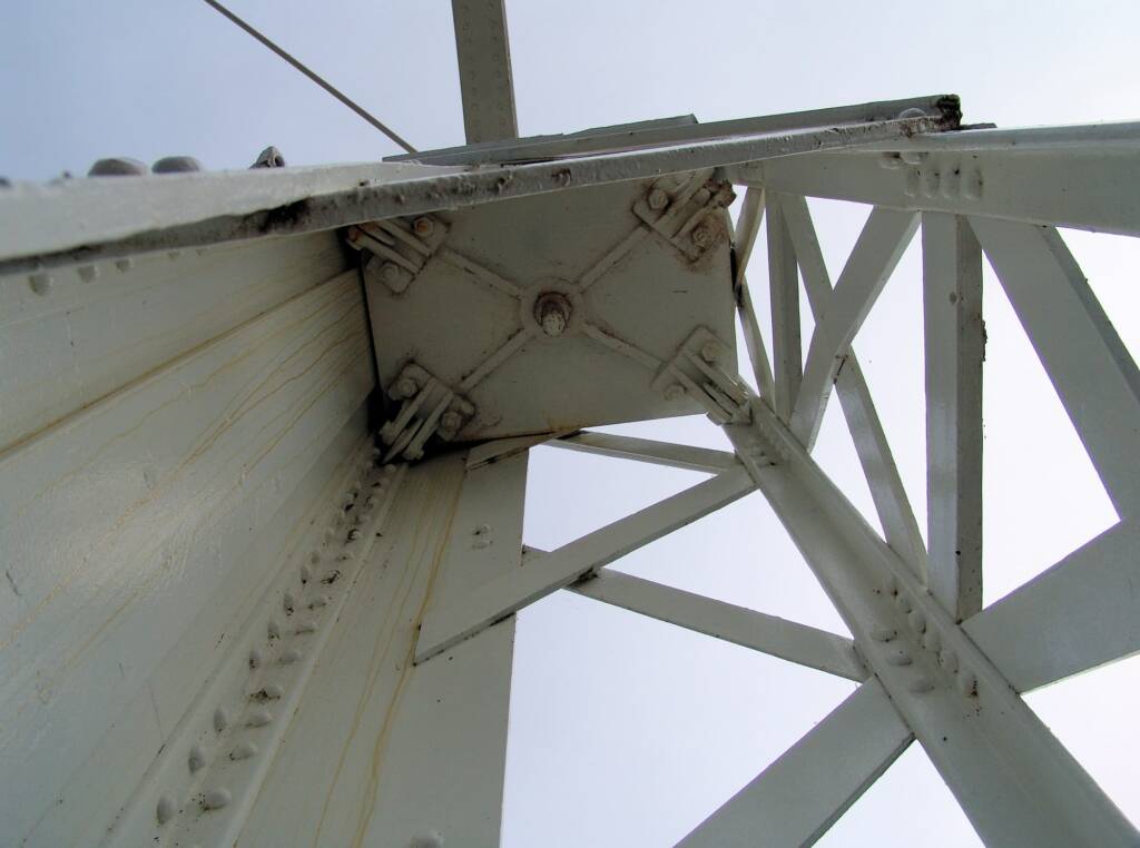 ‘Lift-up’ section of the North Bourke Bridge.