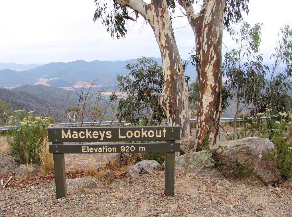 Mackeys Lookout (elevation 920 m), Mount Buffalo
