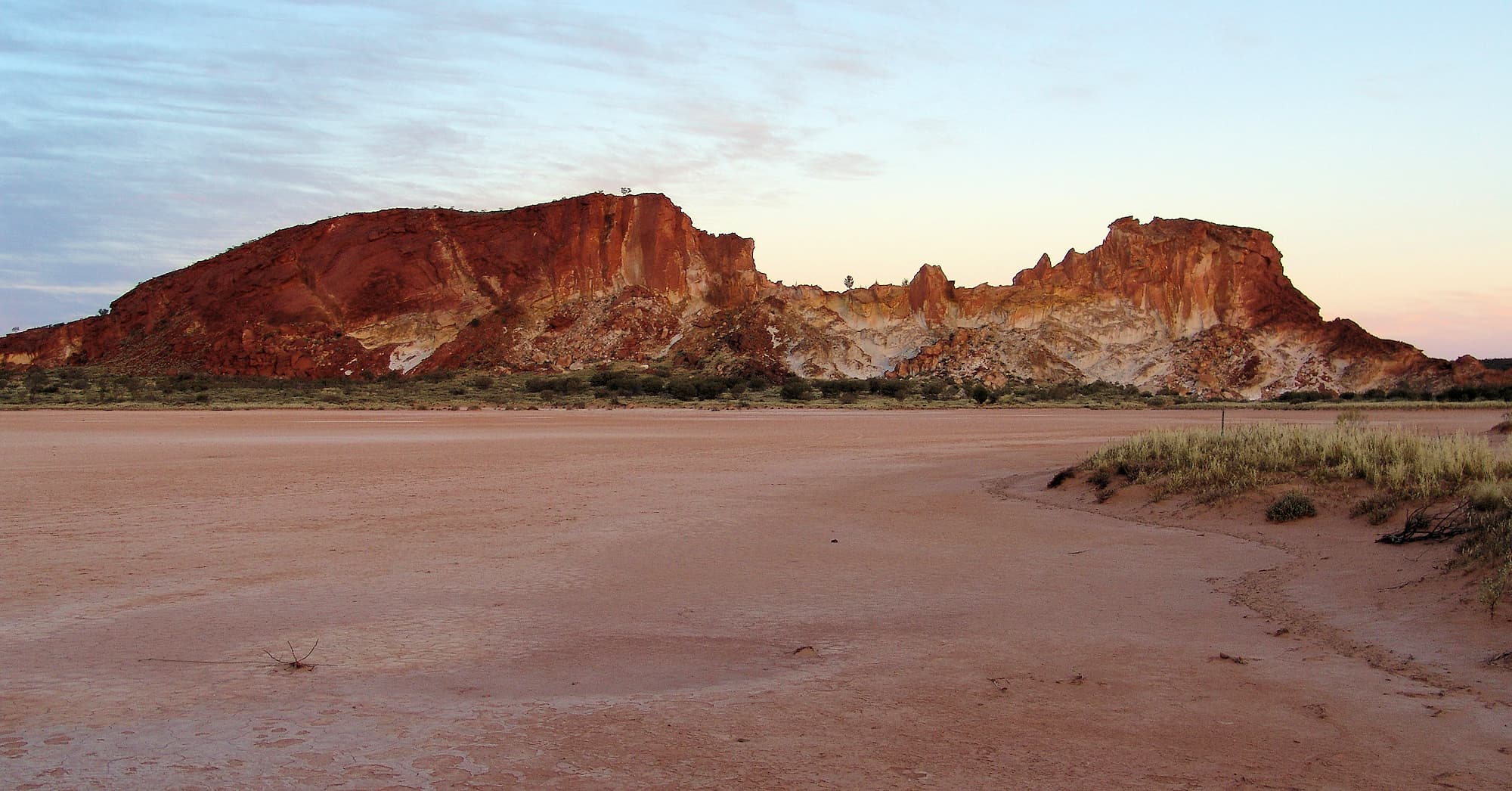 Wurre / Rainbow Valley Landscape Ausemade