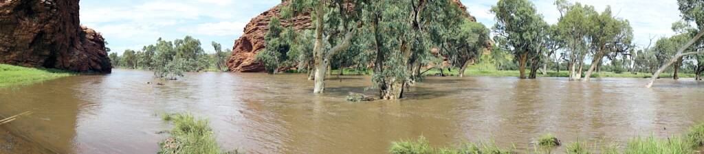 Roe Creek over Bullen Road, Alice Springs, 19 Mar 2011