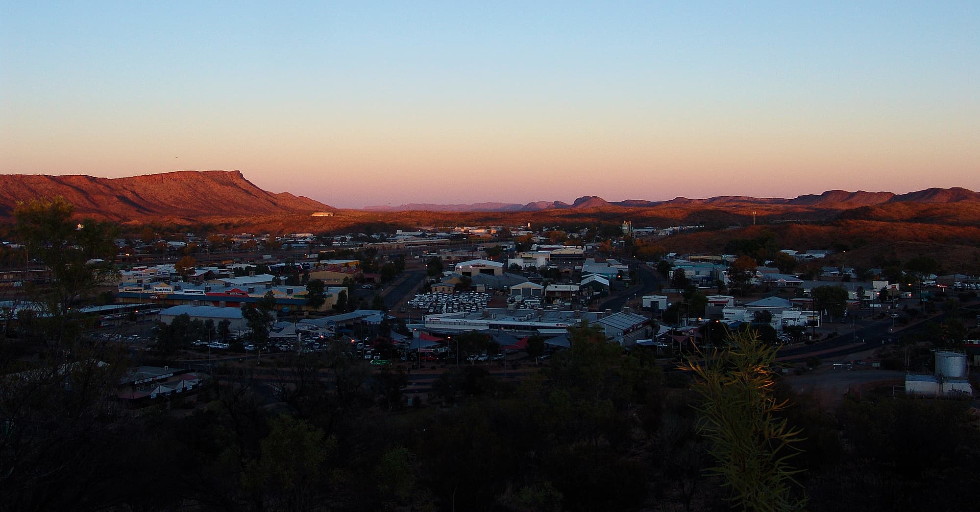 Sunrise view west from Anzac Hill, Alice Springs